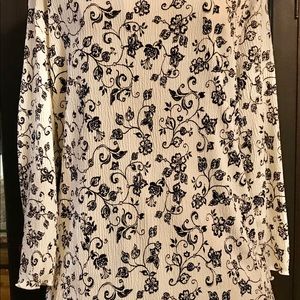 NWT  Croft & Barrow Long Sleeve Top (M)
